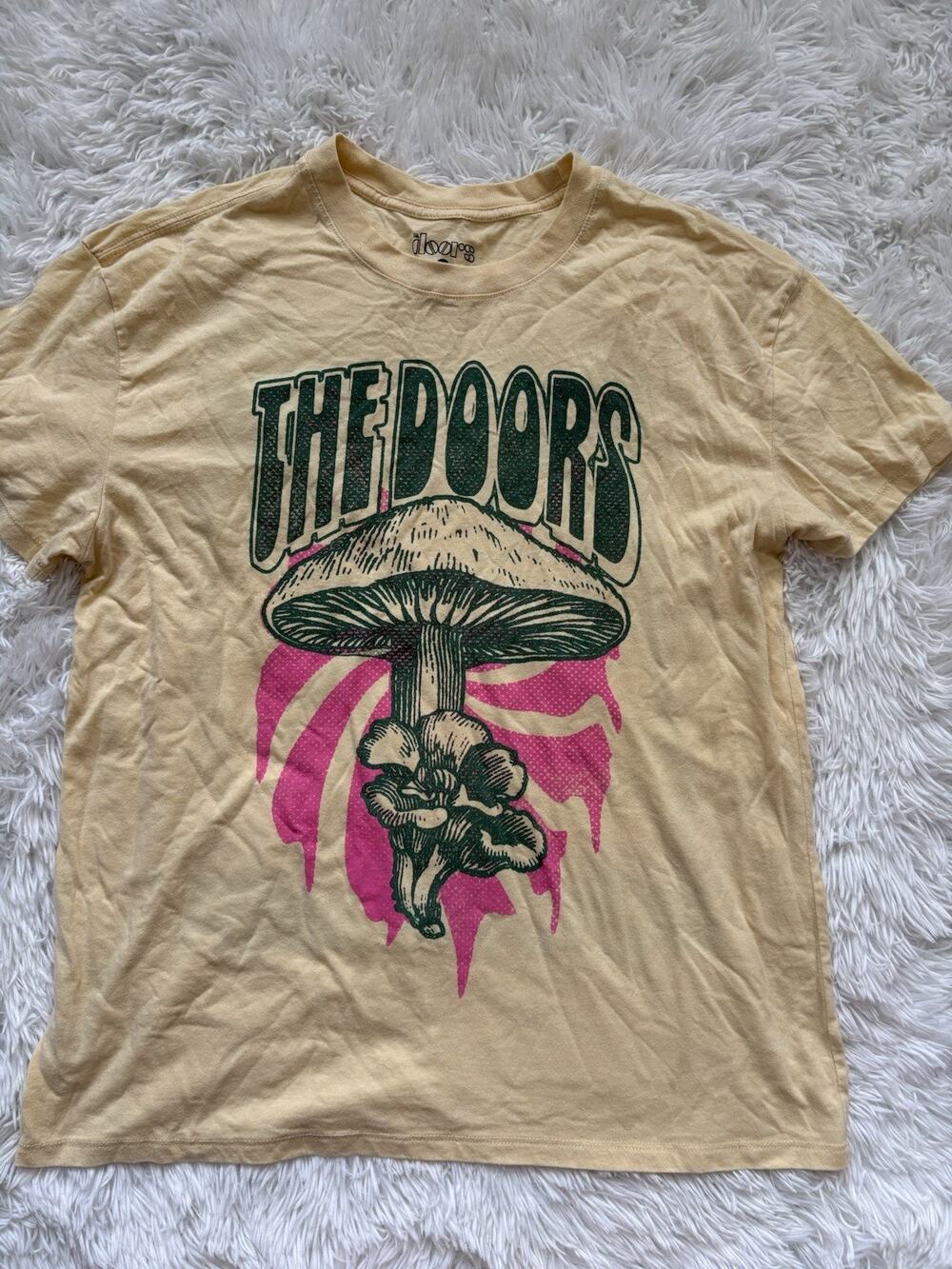 The Doors Vintage Style Graphic Tee. Runs Large. Grt. Tee
